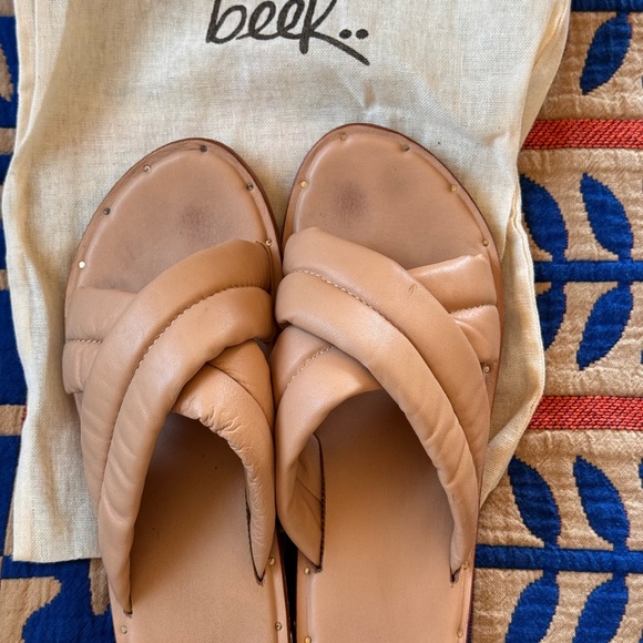 Beek Women's Beige Slide Sandals - Picture 4 of 5